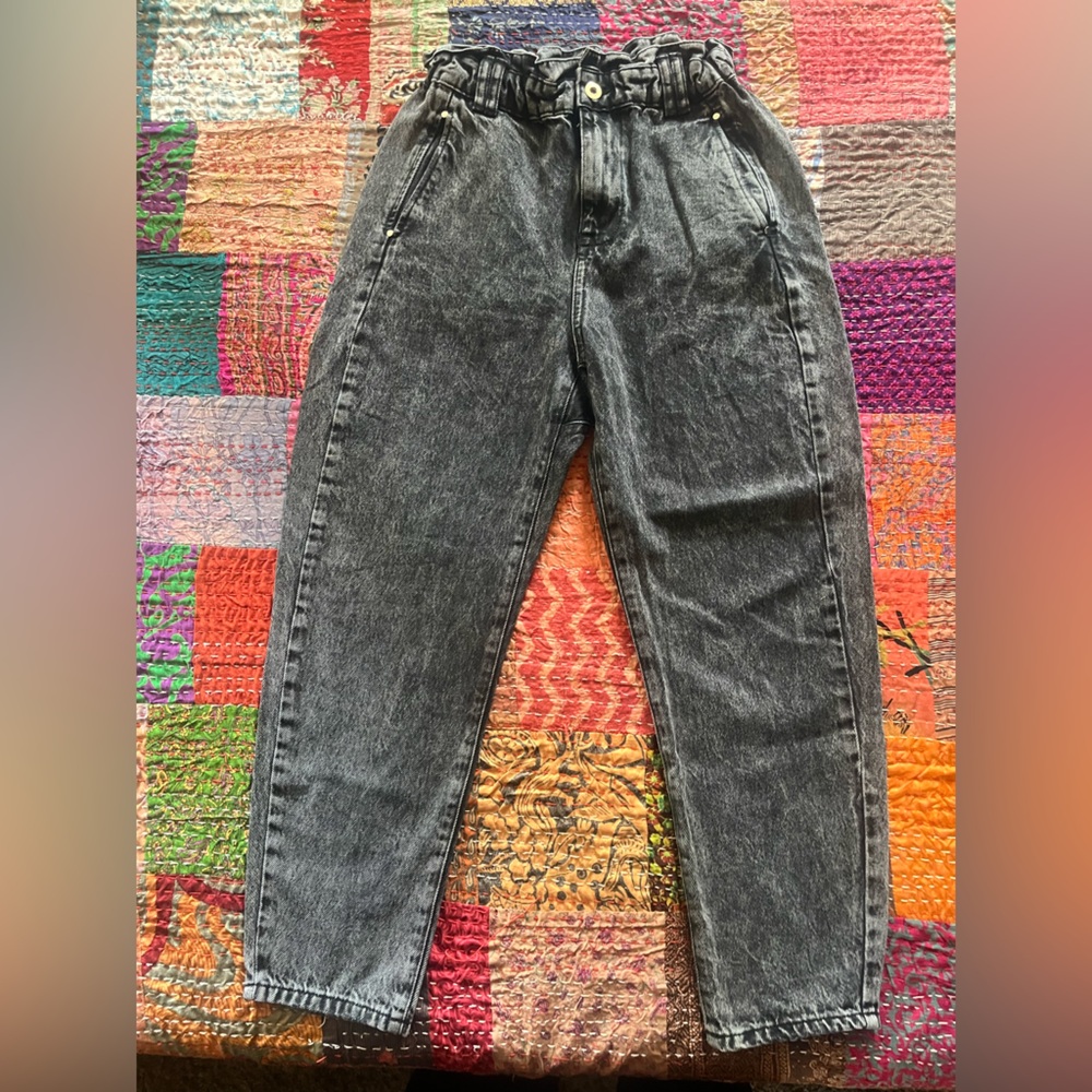 Zara Baggy High-Waisted Black Denim Jeans  size 2